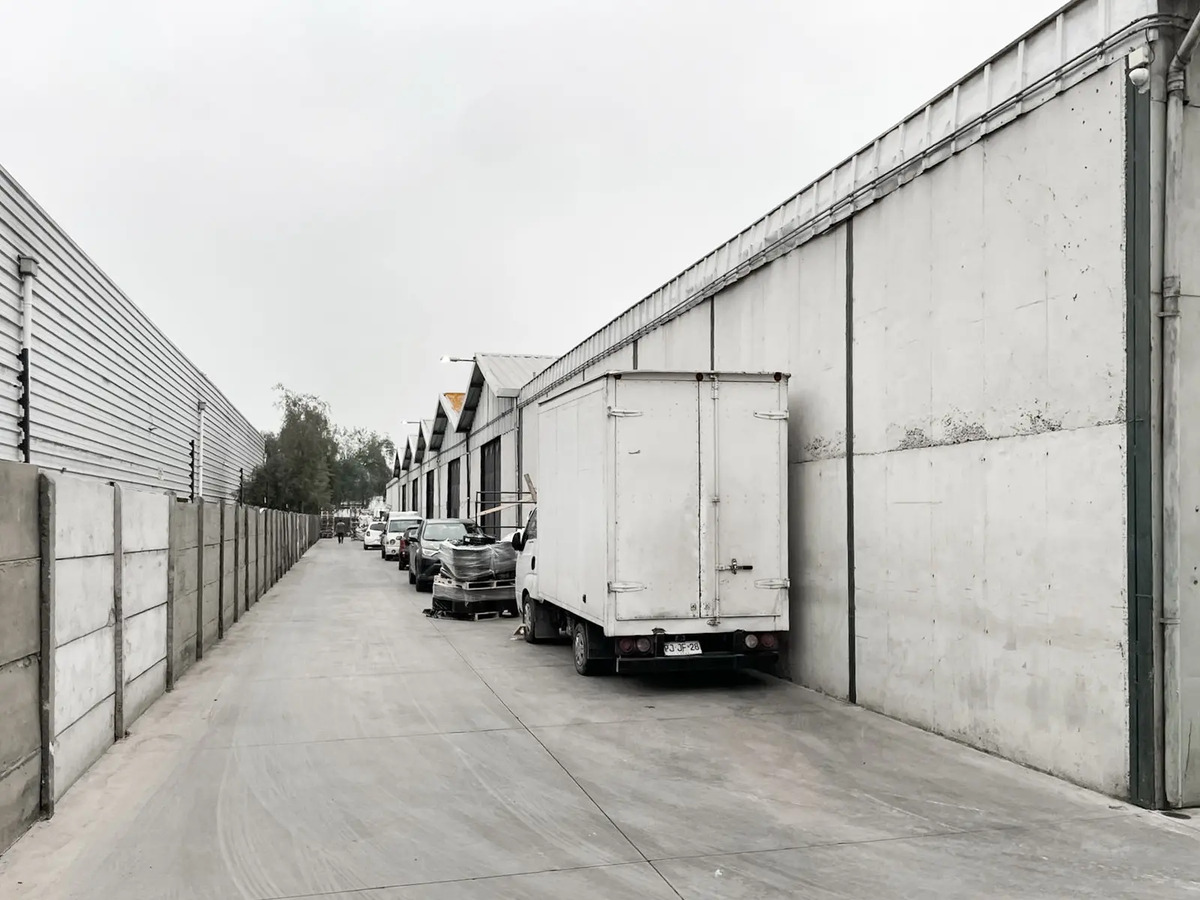 Arriendo Galp&oacute;n 1 Oficina y 2B 200 Mts - Lo Boza