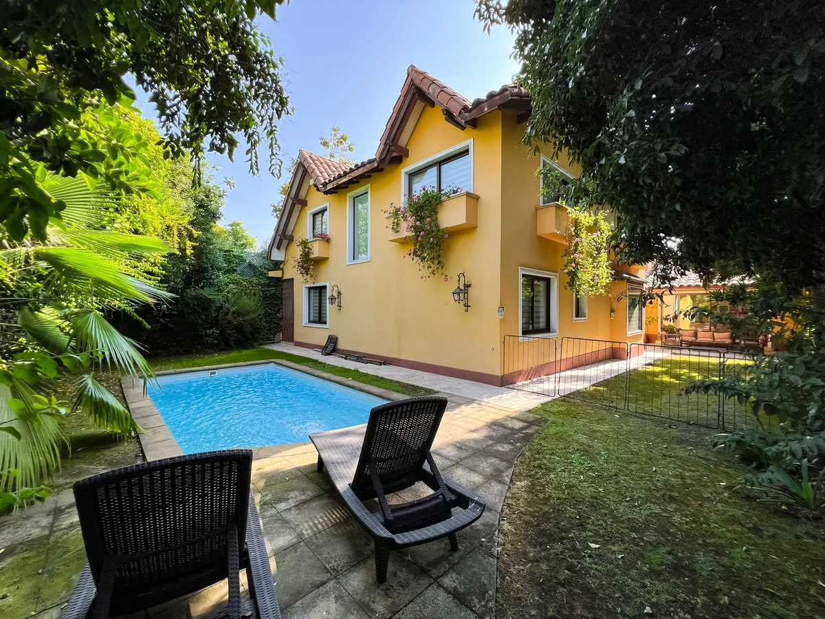 Arriendo Casa 7D 7B 6E 2B Los Dominicos - Las Condes