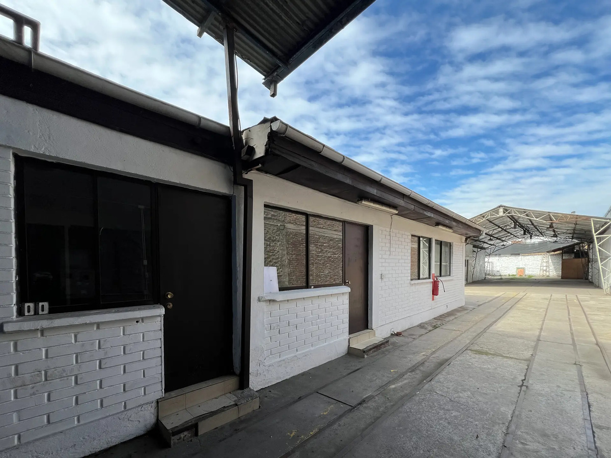 Arriendo Galp&oacute;n 450 Mts en Balmaceda, Santiago