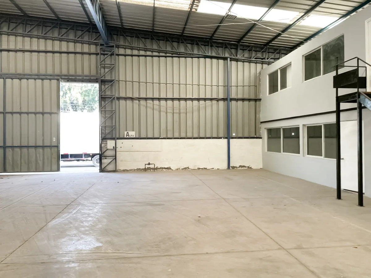 Arriendo galp&oacute;n Bodega Industrial 1.300M2  - Quilicura