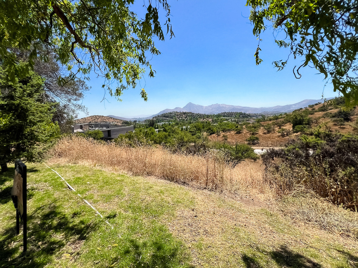 Lote terreno 2.400 m2 Cond. Las Colinas - Lo Barnechea