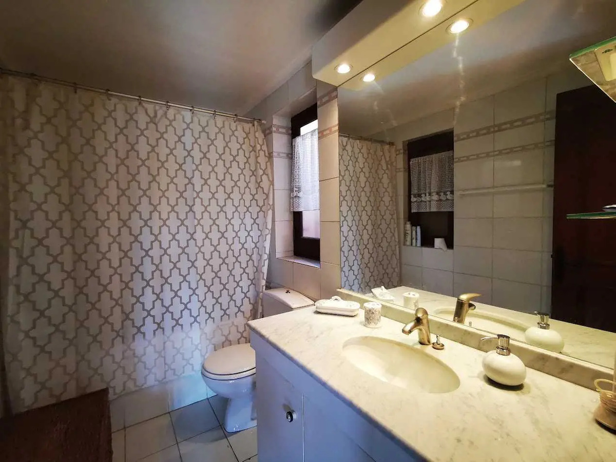 Casa Venta NP 5D 5B 2E 1Bd Los Dominicos - Las Condes