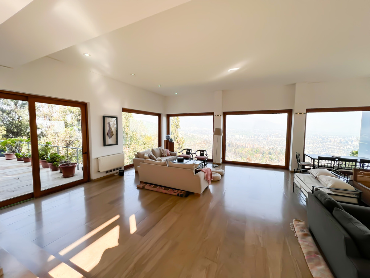 Venta Casa S 5D 4B 1B Lo Curro - Vitacura