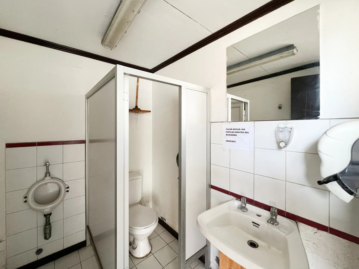 Arriendo Galp&oacute;n 450 Mts en Balmaceda, Santiago