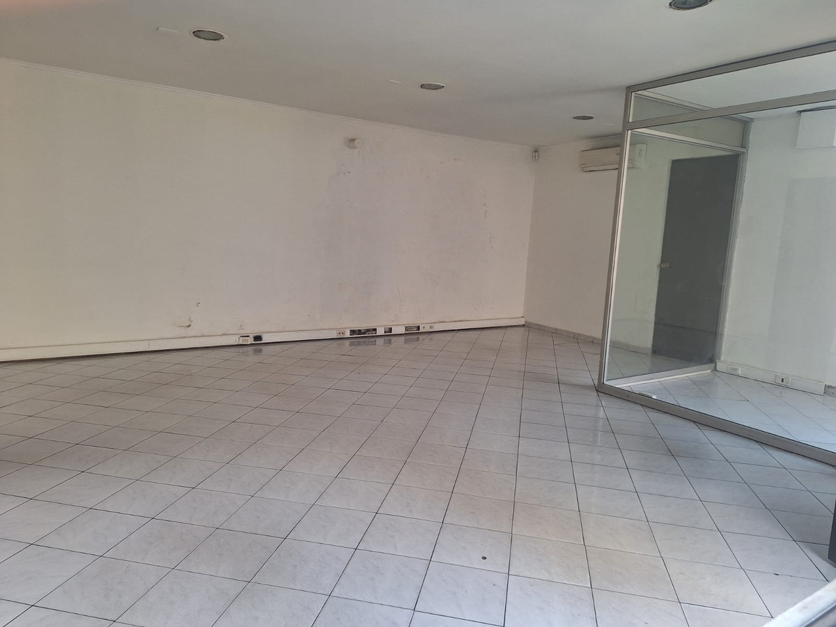 Galpón y Oficina 450 Mts - Santiago
