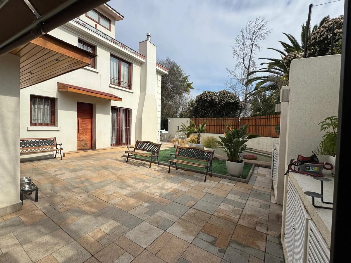 Venta Casa remodelada de 4D y 4B, &Ntilde;u&ntilde;oa 