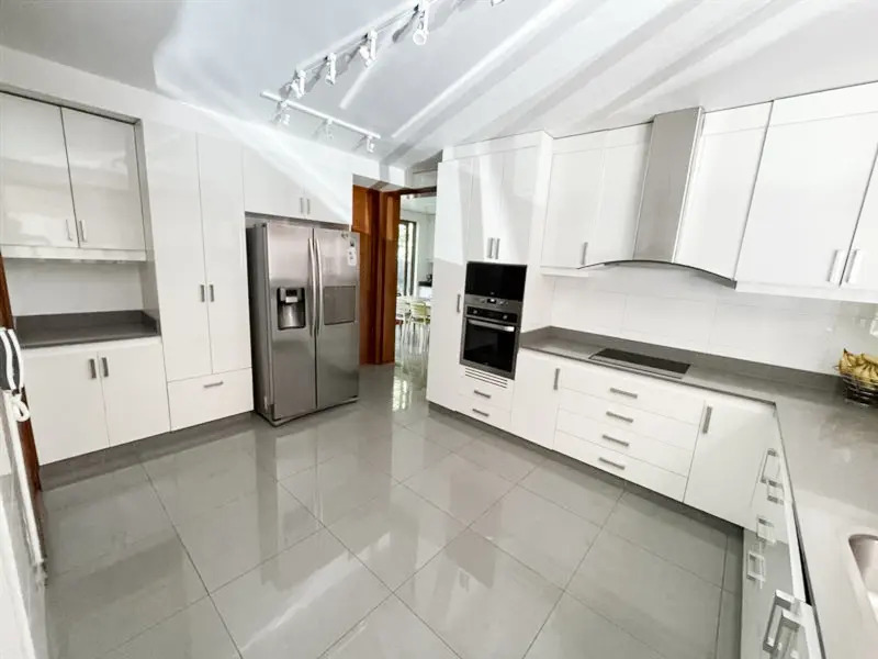 Venta Casa 5D 4B 3E 1Bd Los Trapenses - Lo Barnechea