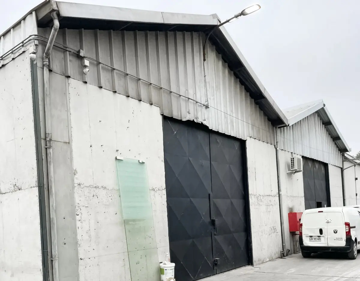 Arriendo Galp&oacute;n 1 Oficina y 2B 200 Mts - Lo Boza