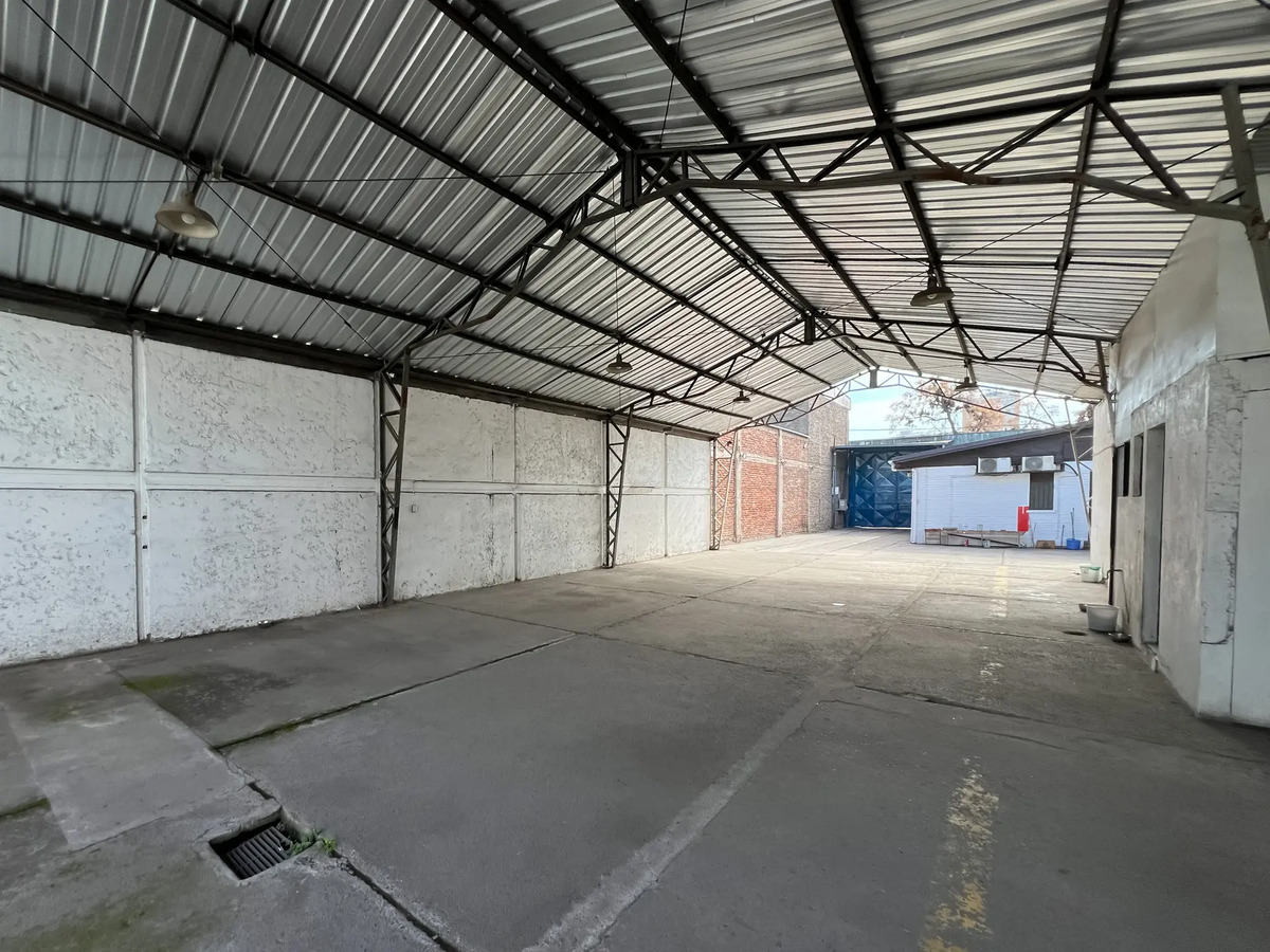 Arriendo Galp&oacute;n 450 Mts en Balmaceda, Santiago