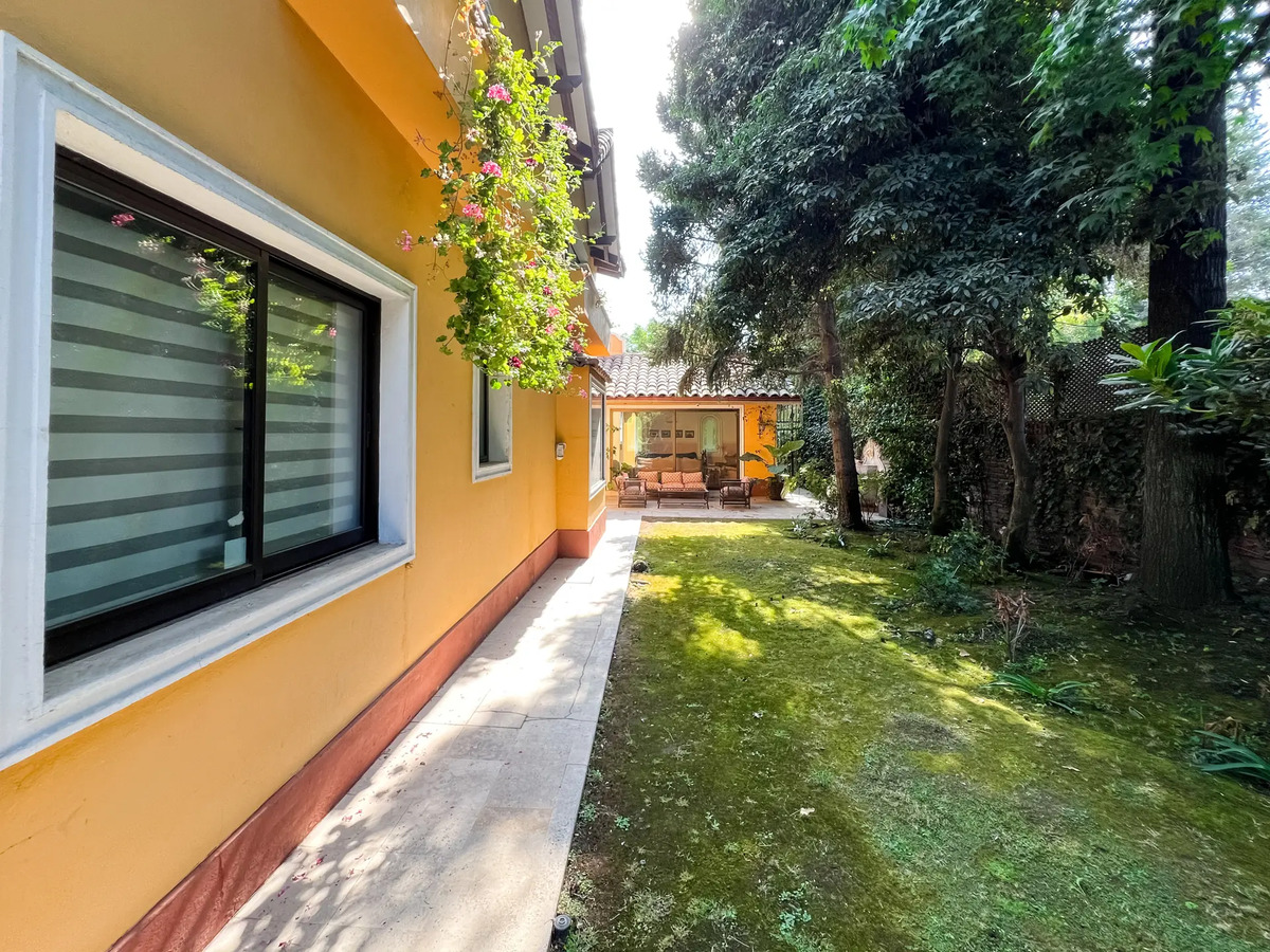 Arriendo Casa 7D 7B 6E 2B Los Dominicos - Las Condes