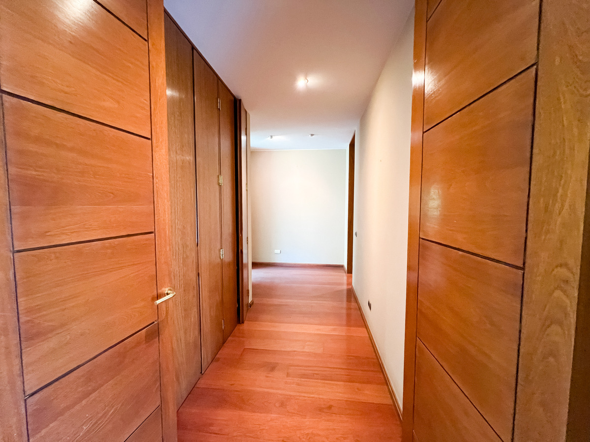 Venta departamento 2D, 2B + serv. - Valle Escondido Lo Barnechea