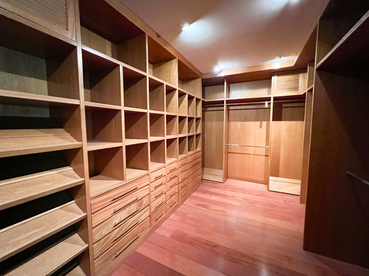 Venta departamento 2D, 2B + serv. - Valle Escondido Lo Barnechea