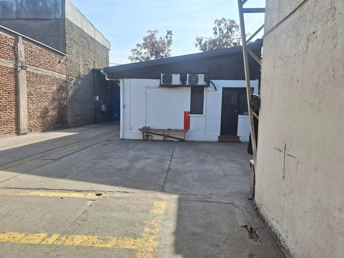 Arriendo Galp&oacute;n 450 Mts en Balmaceda, Santiago