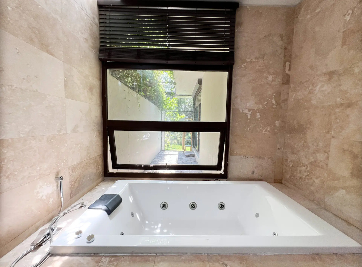 Venta Casa Arquitecto 4D 5B 3E Los Trapenses - Lo Barnechea