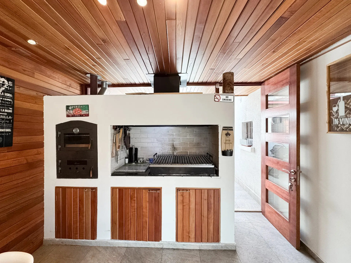 Venta Casa remodelada de 4D y 4B, &Ntilde;u&ntilde;oa 