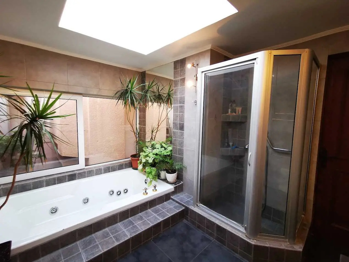 Casa Venta NP 5D 5B 2E 1Bd Los Dominicos - Las Condes