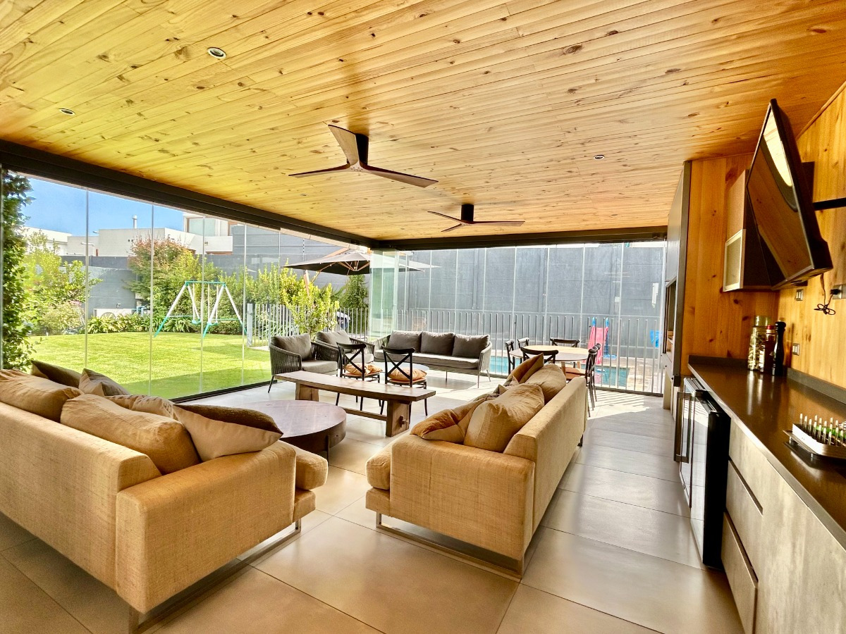  Venta Casa N 5D 4B 3E 2Bd La Dehesa - Lo Barnechea