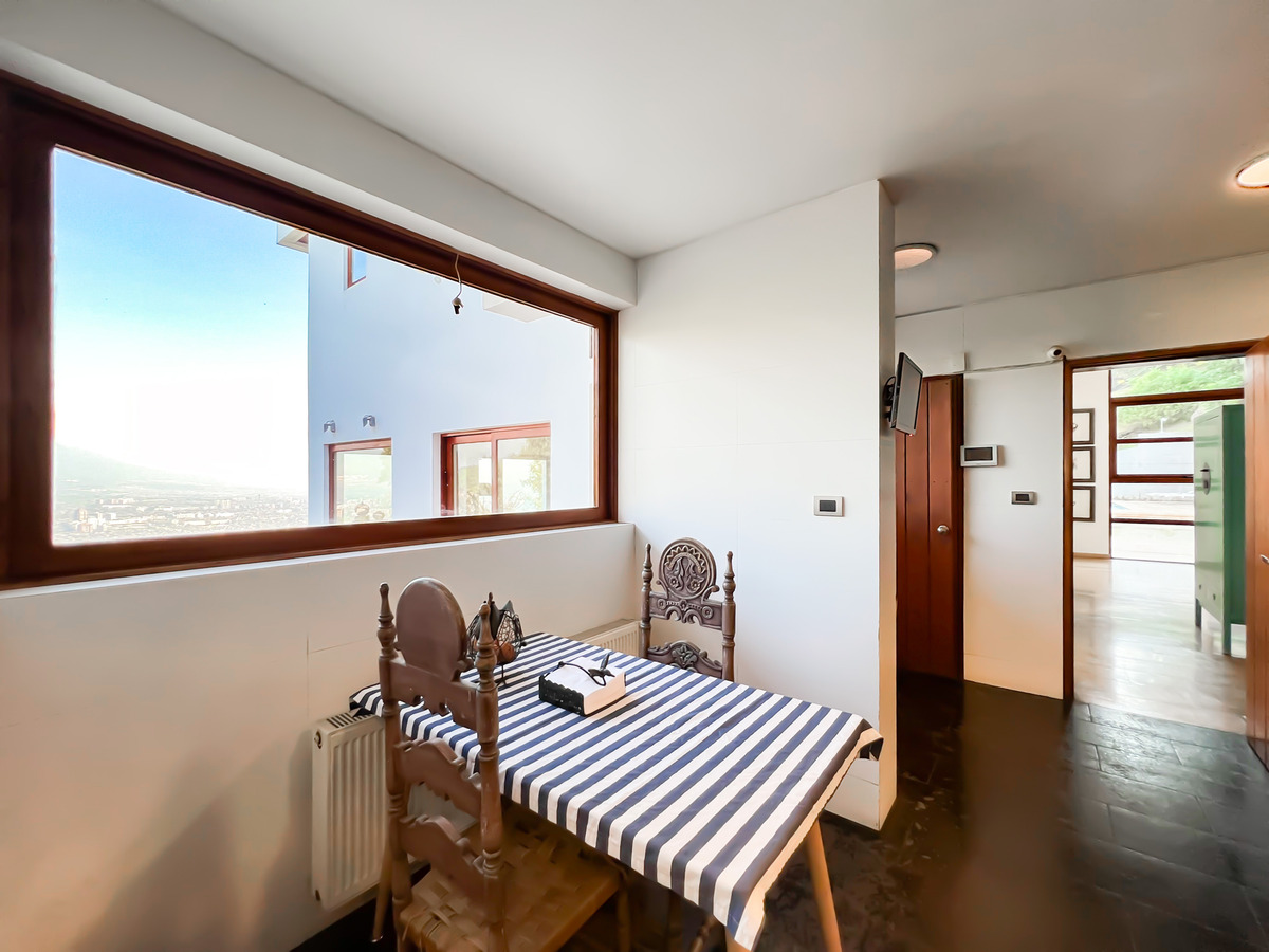 Venta Casa S 5D 4B 1B Lo Curro - Vitacura