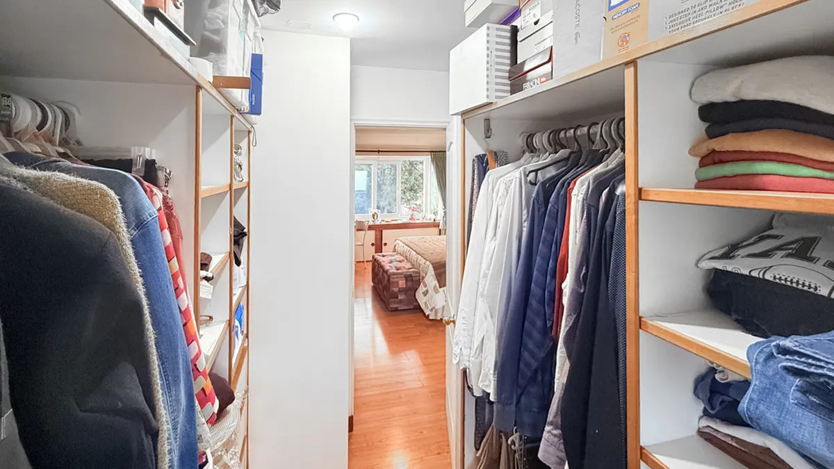 Venta Casa con Caba&ntilde;a Independiente 4D y 4B Piscina. La Reina, Sim&oacute;n Bol&iacute;var