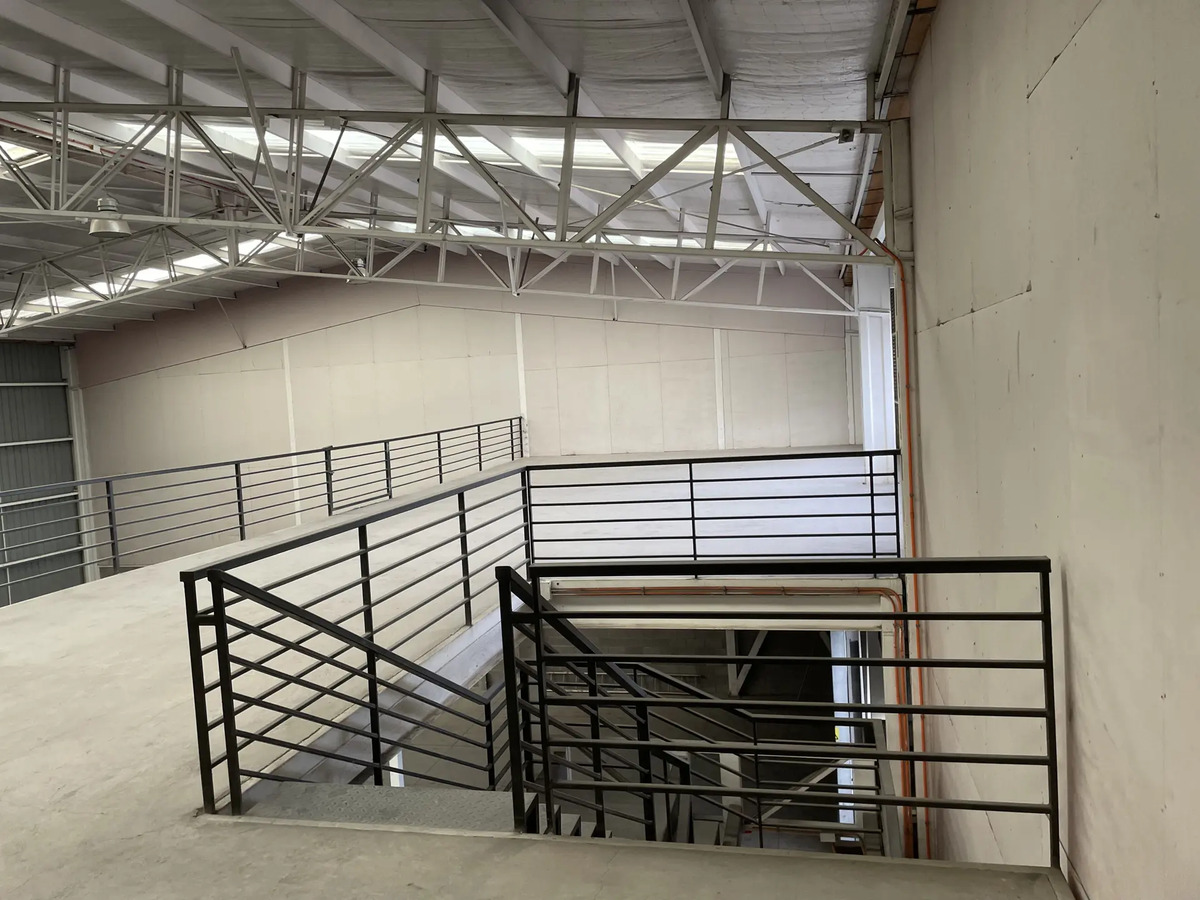Arriendo Galp&oacute;n Industrial 980 metros - Sector San Ignacio