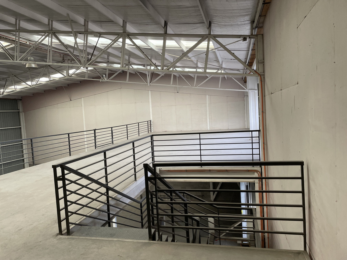 Arriendo Galpón Industrial 980 metros - Sector San Ignacio