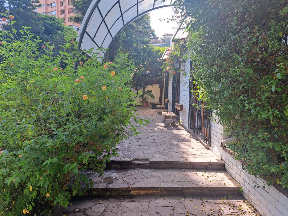 Casa antigua NO 5D 3B 6E 1Bd Metro Manquehue - Las Condes
