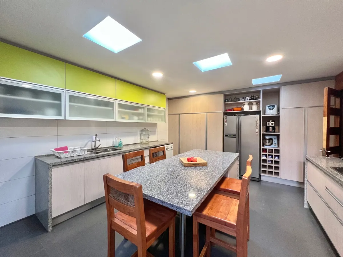 Venta Casa NO 4D 4B 4E 1Bd Borde R&iacute;o - Casa Piedra - Vitacura