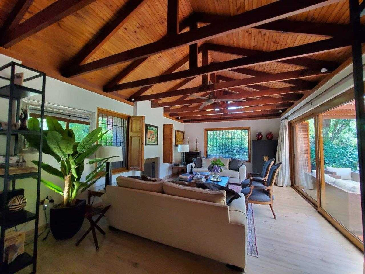 Venta Casa NOSP 5D en suite Walk-in cl&oacute;set 4B 6E 1B El Huinganal - Lo Barnechea