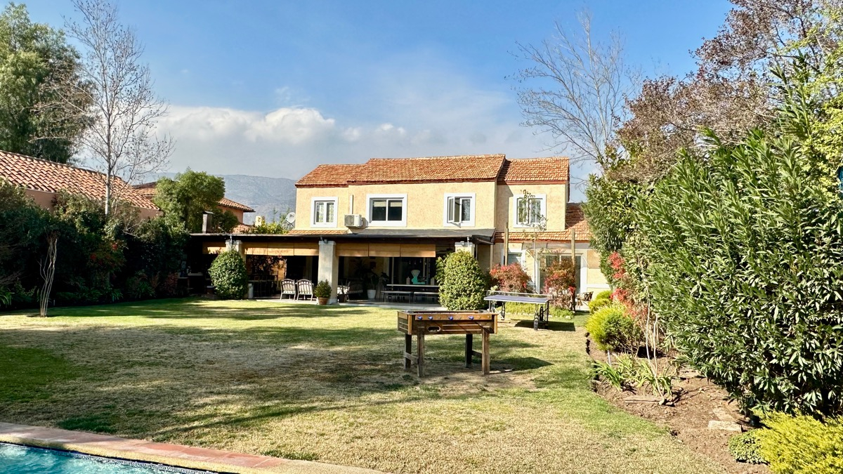 Venta Casa N 5D en suite Walk-in cl&oacute;set 5B 2E Chicureo - Colina