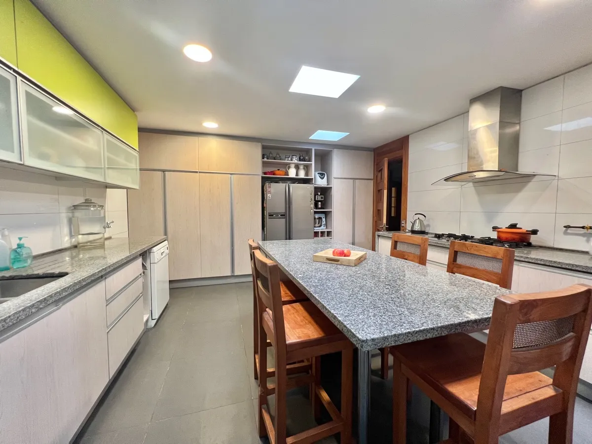 Venta Casa NO 4D 4B 4E 1Bd Borde R&iacute;o - Casa Piedra - Vitacura