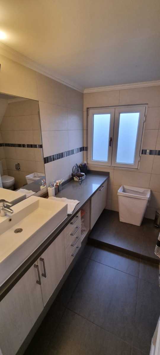 Venta Casa P 4D 2B 4E 1B Rotonda Atenas - Las Condes