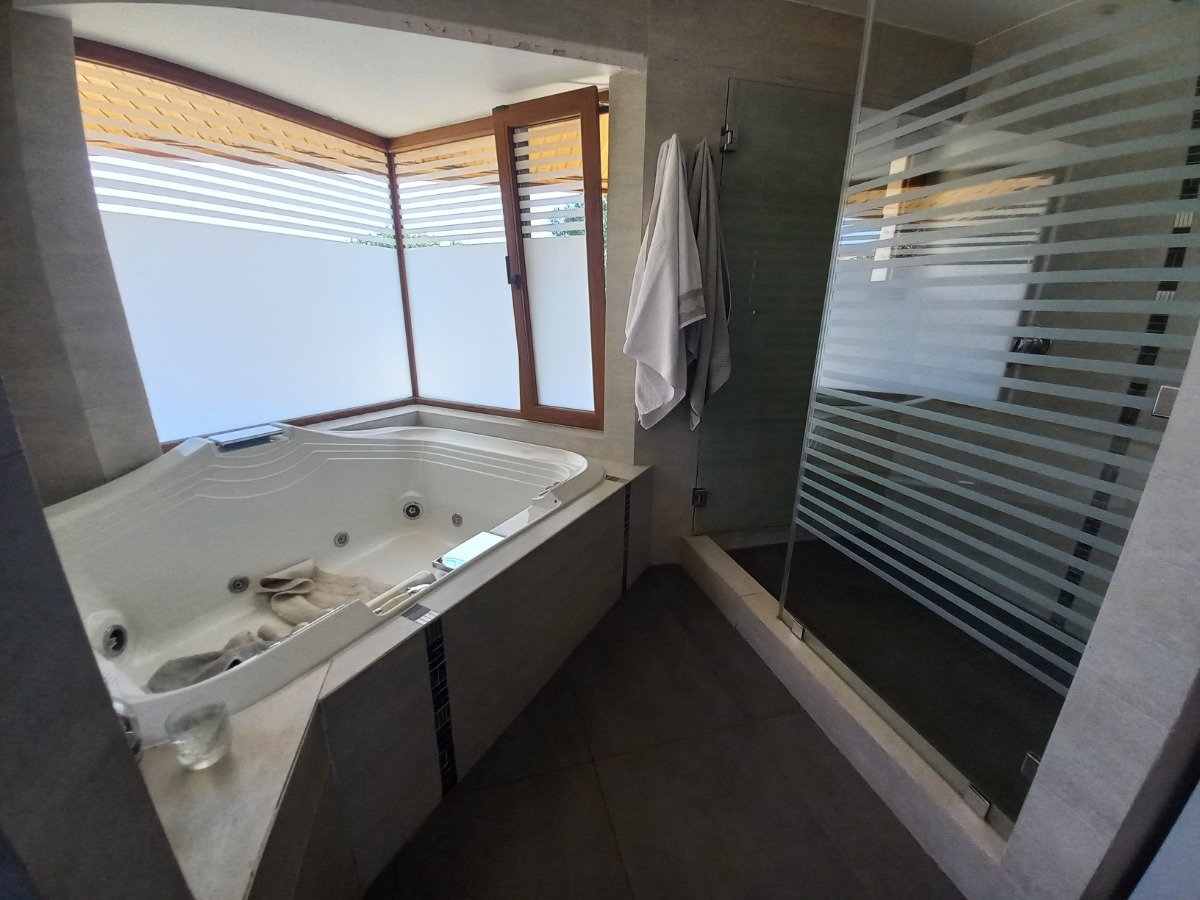 Venta Casa NP 5D en suite Walk-in cl&oacute;set 4B 6E 2B Chicureo - Colina