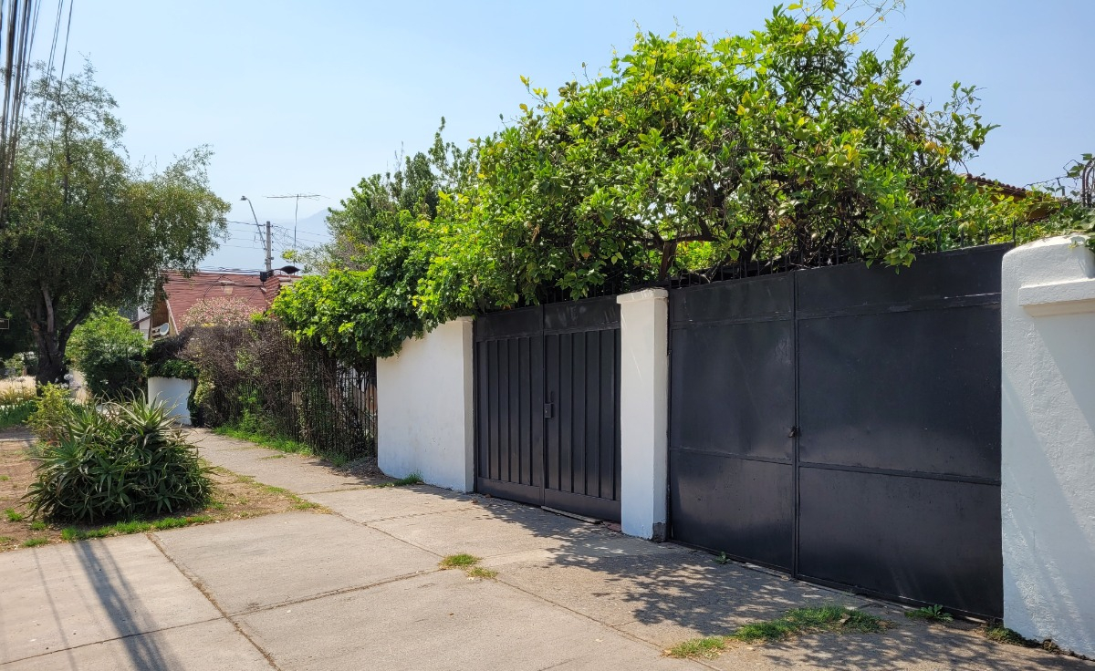 Venta Casa NO 3D 2B 2E 1B Metro Sim&oacute;n Bolivar - La Reina