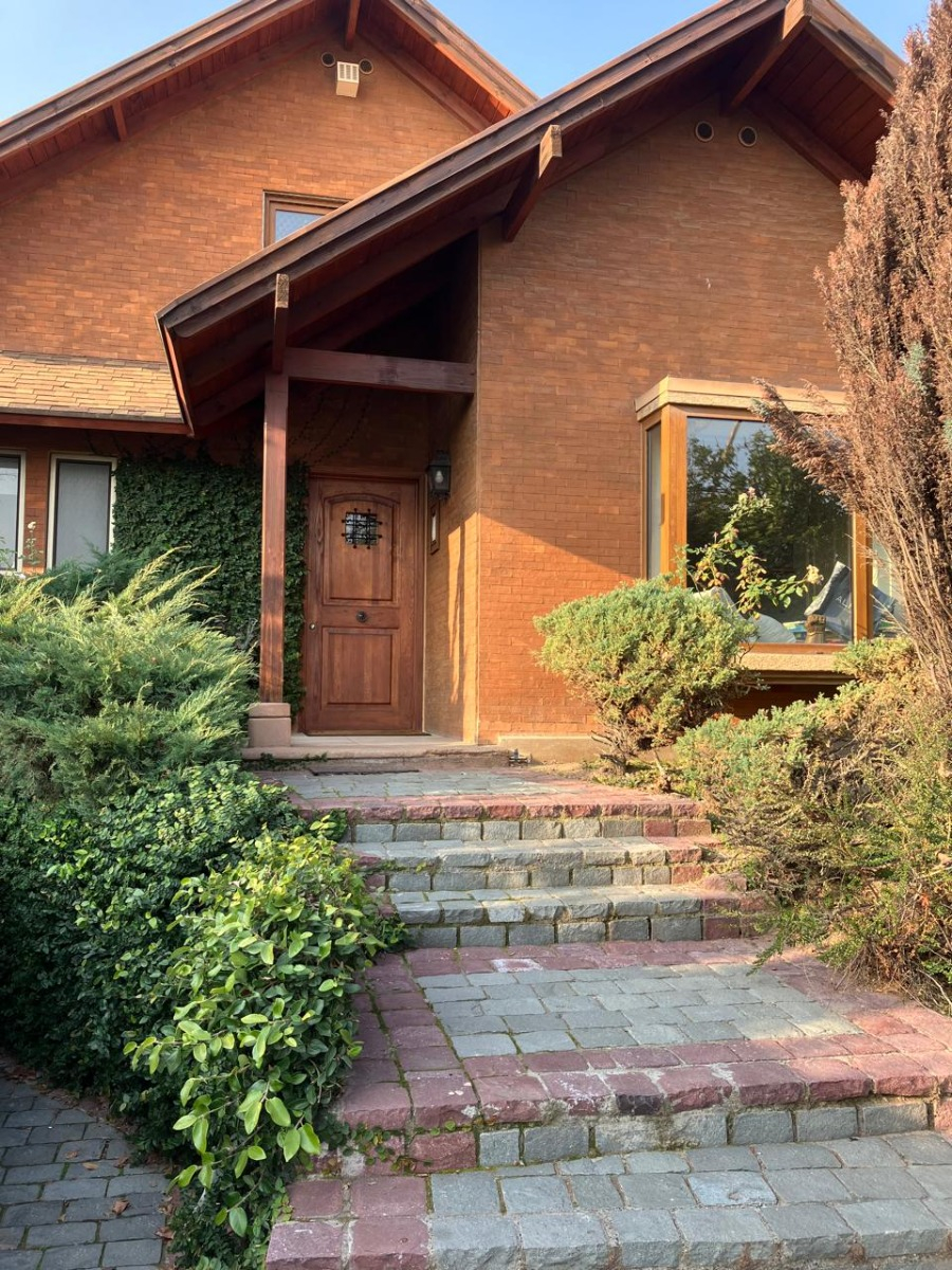 Arriendo Casa O 5D en suite Walk-in cl&oacute;set 3B 2E 2B San Carlos de Apoquindo - Las Condes