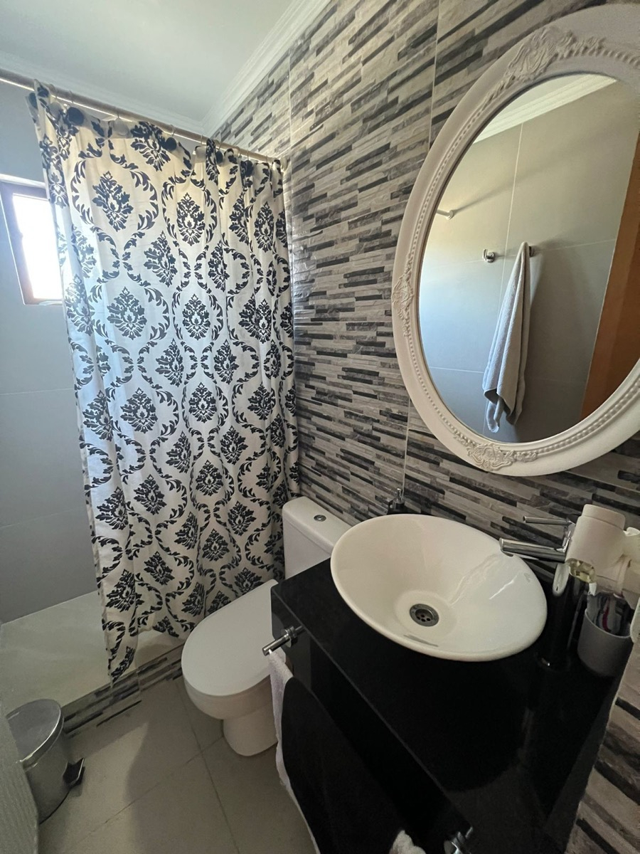 Venta Casa NO 3D en suite Walk-in cl&oacute;set 4B 4E 1B Chicureo - Colina