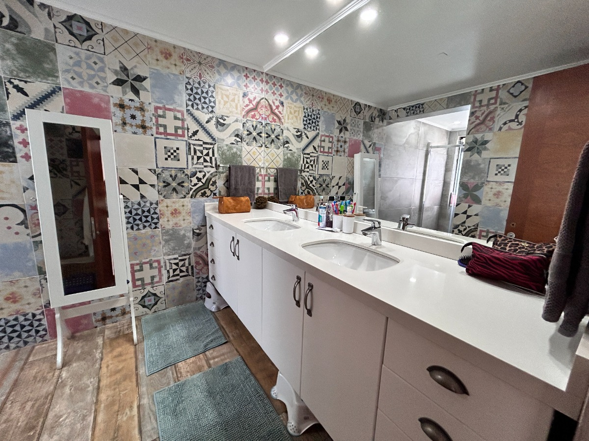 Arriendo Casa NOSP 7D en suite Walk-in cl&oacute;set 5B 3E 1B El Array&aacute;n - Lo Barnechea