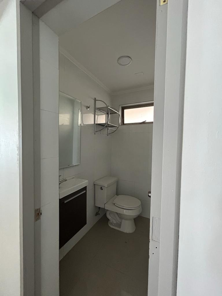 Arriendo Casa NO 3D 2B 2E Los Dominicos - Las Condes