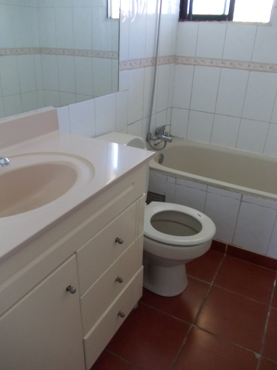 Arriendo Casa NO 6D en suite 4B 1E 1B In&eacute;s de Su&aacute;rez - Providencia