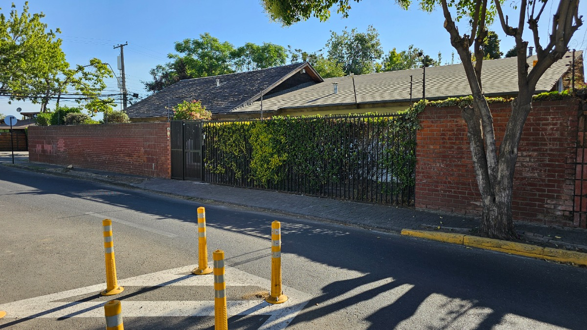 Venta Casa 4D 4B 3E Carlos Ossand&oacute;n - La Reina