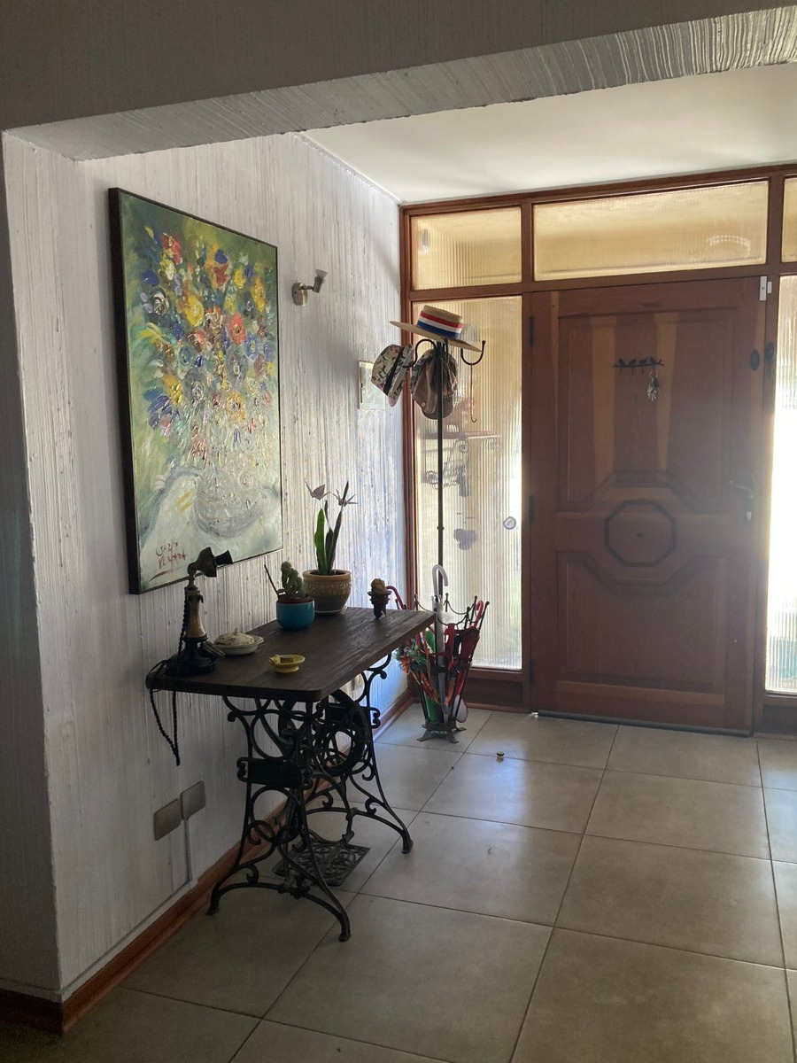 Venta Casa SO 4D en suite Walk-in cl&oacute;set 3B 3E 1B Carlos Ossand&oacute;n - La Reina