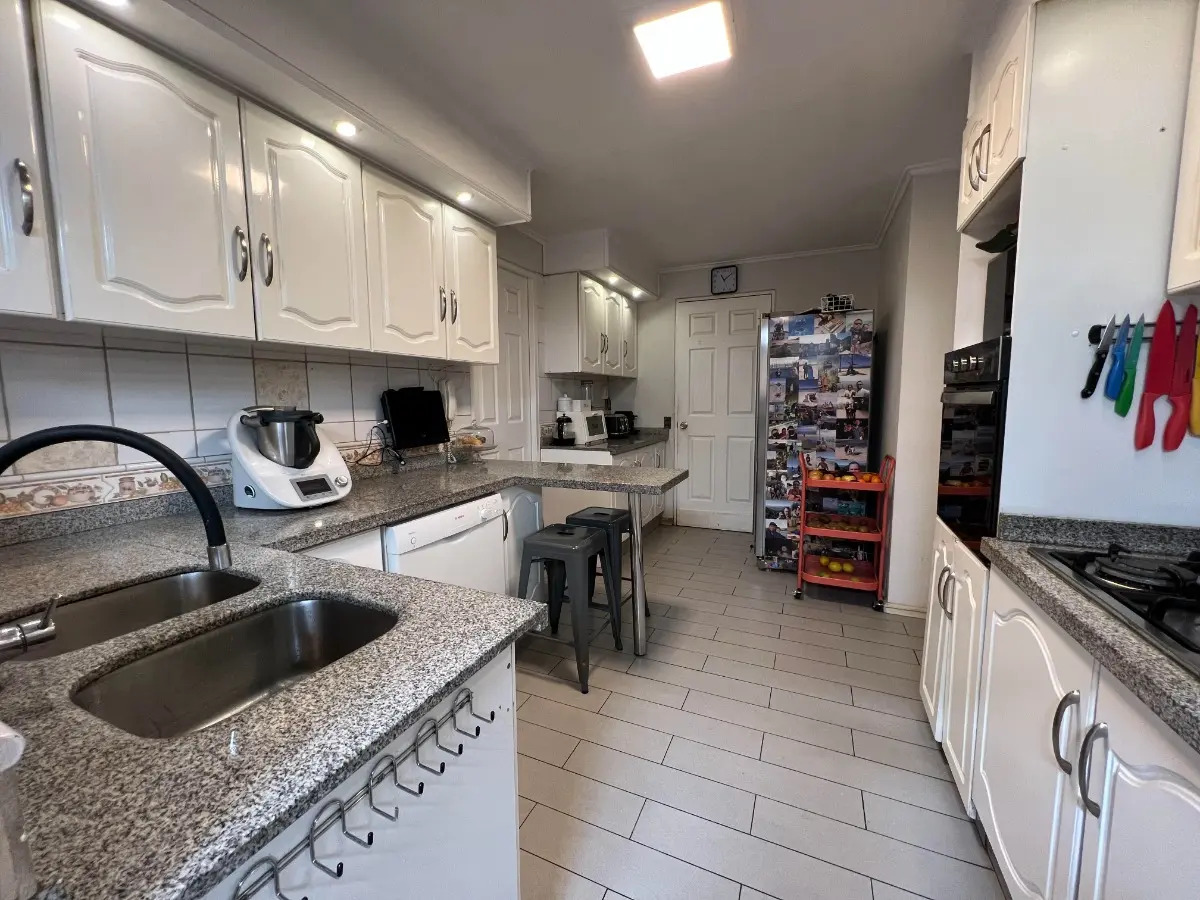 Venta Casa NP 6D en suite Walk-in cl&oacute;set 4B 2E 2B San Carlos de Apoquindo - Las Condes