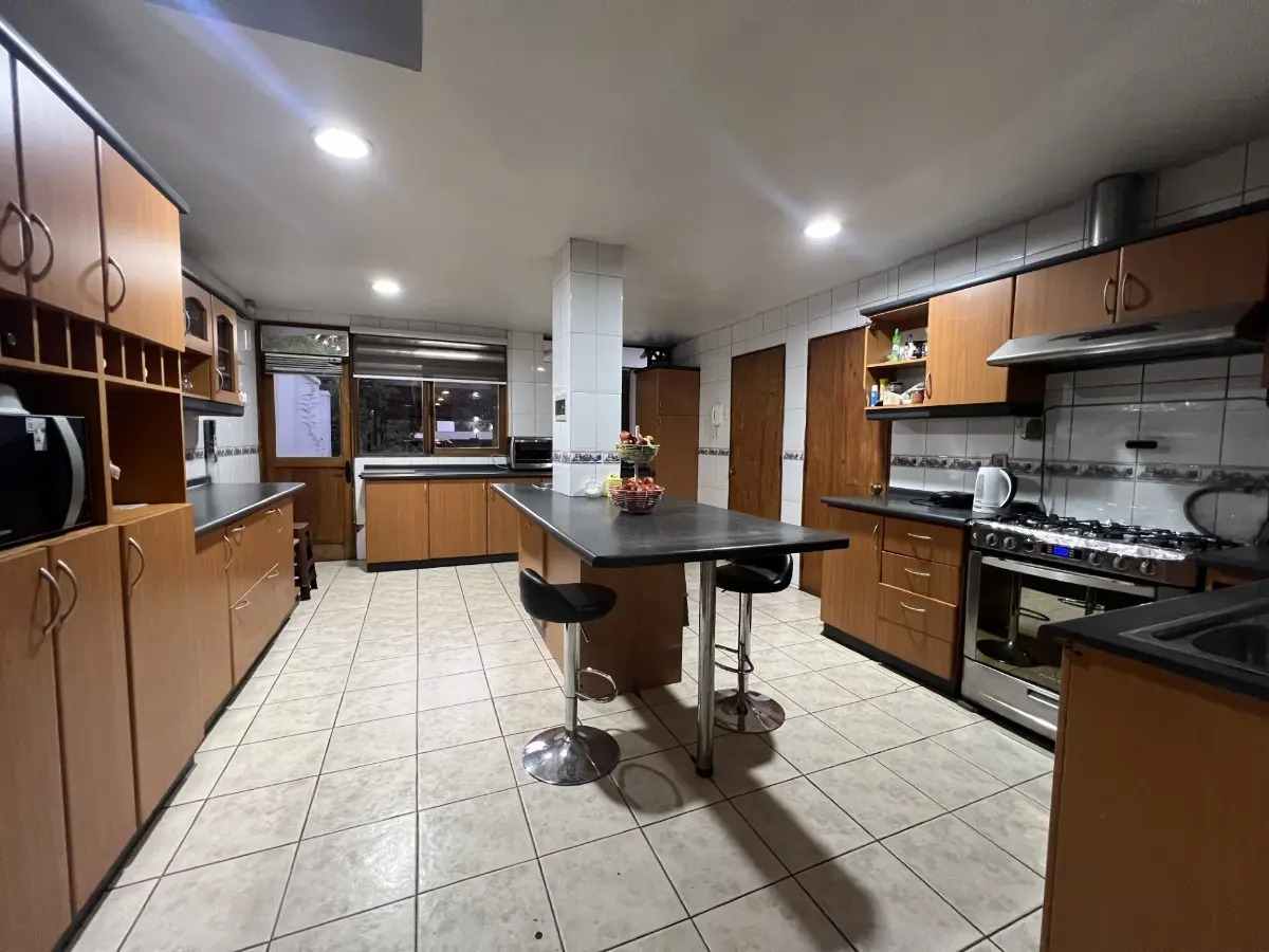 Venta Casa NO 5D en suite Walk-in cl&oacute;set 3B 3E 1B Los Dominicos - Las Condes