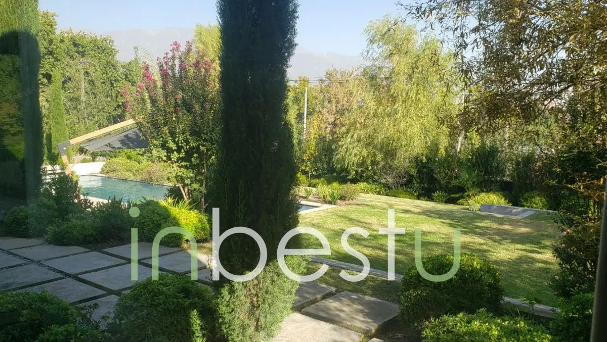 Venta Casa NP 7D en suite Walk-in cl&oacute;set 6B 8E 1B Santa Mar&iacute;a de Manquehue - Vitacura