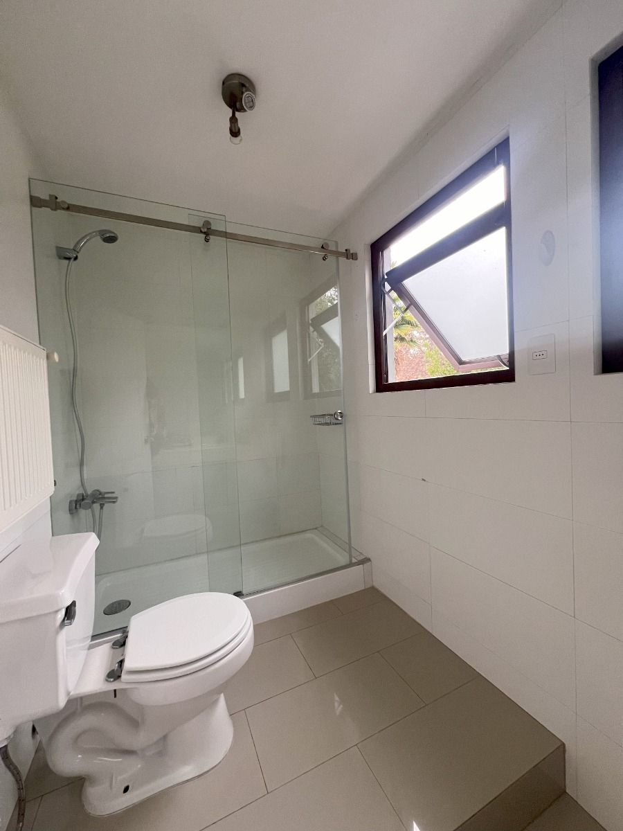 Venta Casa O 5D en suite Walk-in cl&oacute;set 6B 2E 2B San Carlos de Apoquindo - Las Condes