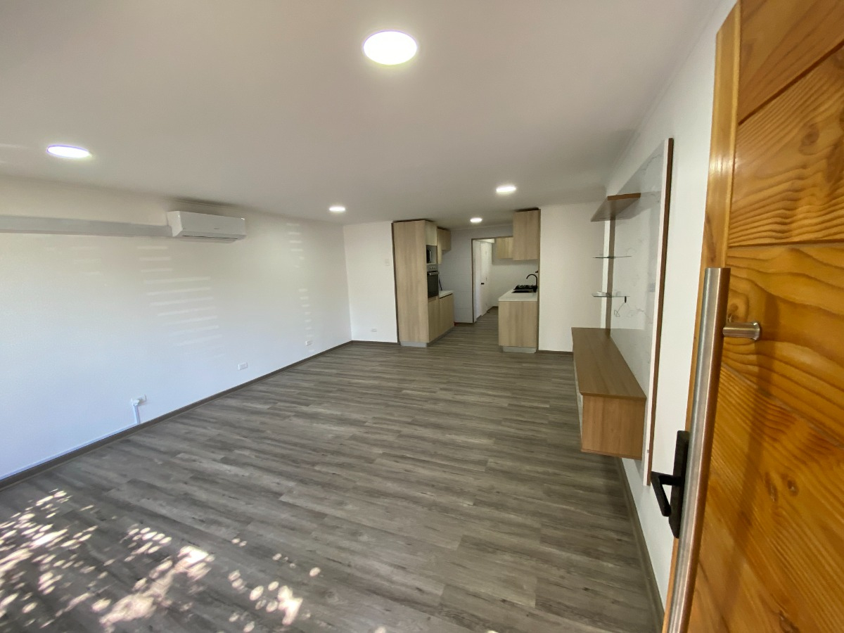 Venta Casa NO 3D 2B 2E 1Bd Carlos Ossand&oacute;n - La Reina