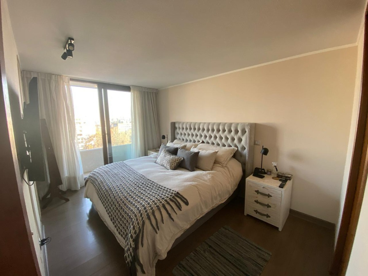 Arriendo Departamento SO 2D en suite Walk-in cl&oacute;set 2B 1E Campus Oriente - Providencia