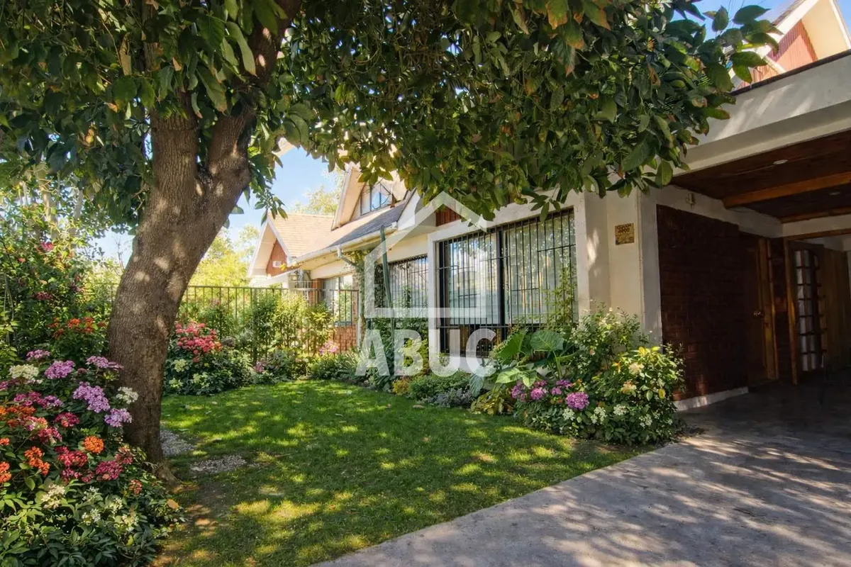 Venta Casa NO 5D 3B 2E 1Bd  - Las Condes