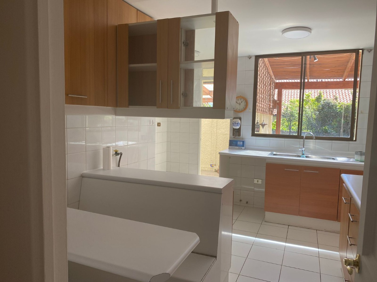 Arriendo Casa 5D 4B 2E San Carlos de Apoquindo - Las Condes