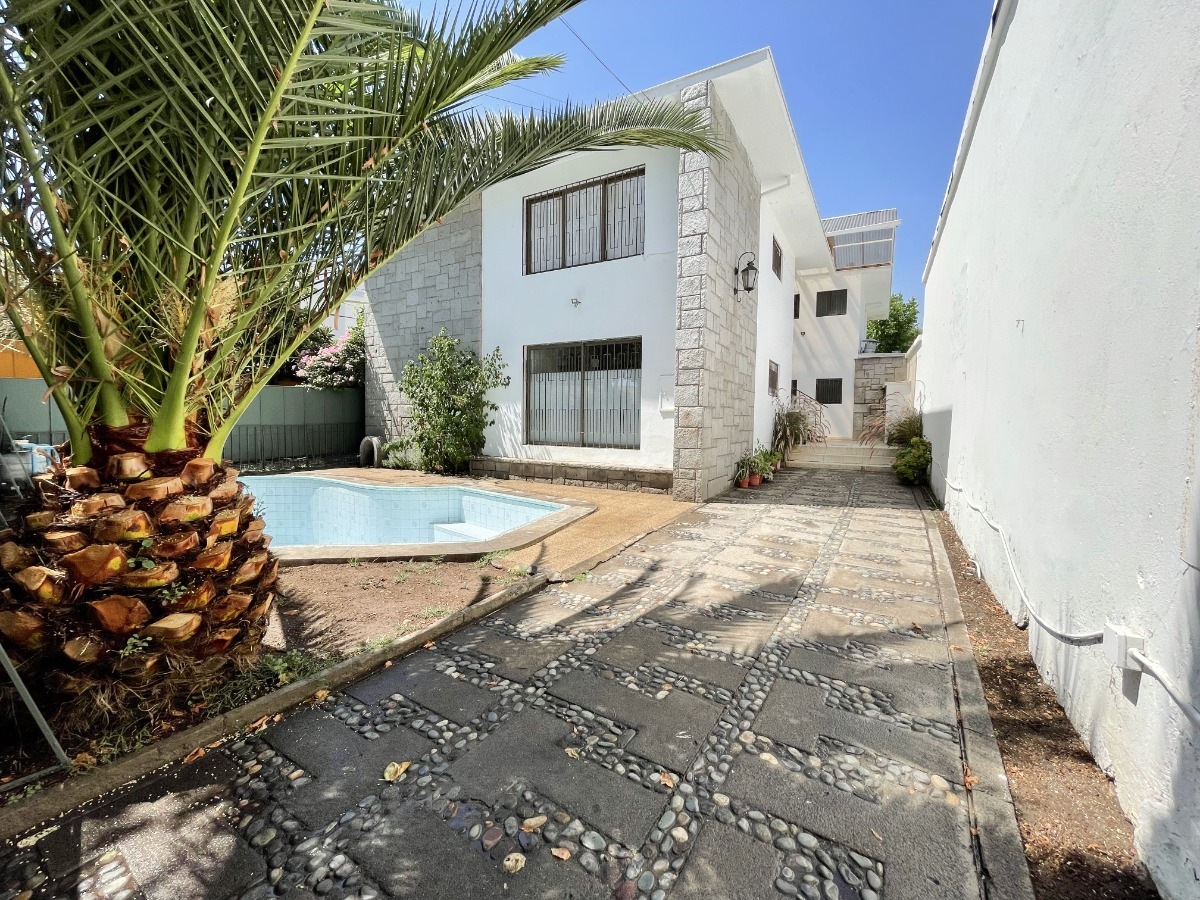 Venta Casa NOSP 4D en suite 3B 2E 1B Villa Frei - &Ntilde;u&ntilde;oa