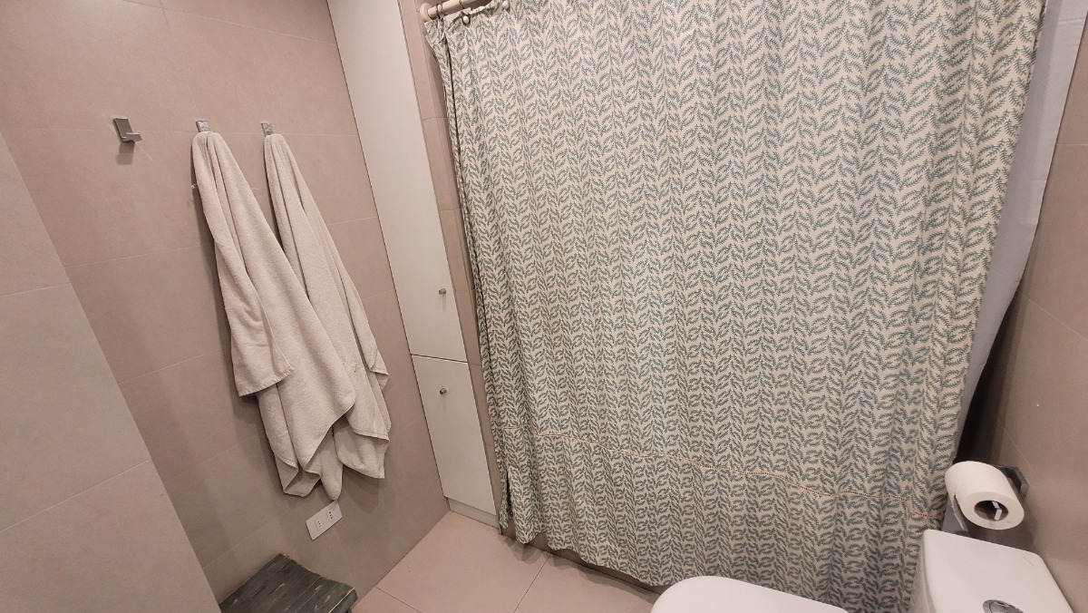 Arriendo Casa NP 4D 4B 2E 2B Borde R&iacute;o - Casa Piedra - Vitacura